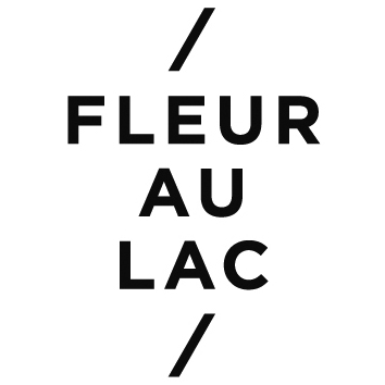 Fleur au Lac